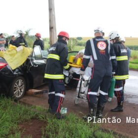 Homem é resgatado das ferragens após carro capotar entre Sarandi e Marialva Foto 2 Fotos de Homem é resgatado das ferragens após carro capotar entre Sarandi e Marialva