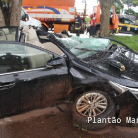 Homem é resgatado das ferragens após carro capotar entre Sarandi e Marialva Foto 5 Fotos de Homem é resgatado das ferragens após carro capotar entre Sarandi e Marialva