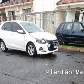 Motociclista avança preferencial e é atingido por carro em Maringá Foto 11 Fotos de Motociclista avança preferencial e é atingido por carro em Maringá