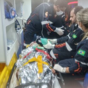 Motociclista é intubado após ser atingido por carro em Maringá Foto 27 Fotos de Motociclista é intubado após ser atingido por carro em Maringá