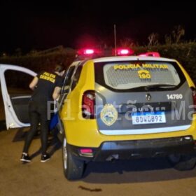 Policiais escapam da morte ao trocar tiros com assaltantes em Sarandi; um criminoso morreu no confronto Foto 23 Fotos de Policiais escapam da morte ao trocar tiros com assaltantes em Sarandi; um criminoso morreu no confronto