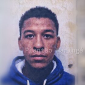 Policiais escapam da morte ao trocar tiros com assaltantes em Sarandi; um criminoso morreu no confronto Foto 27 Fotos de Policiais escapam da morte ao trocar tiros com assaltantes em Sarandi; um criminoso morreu no confronto