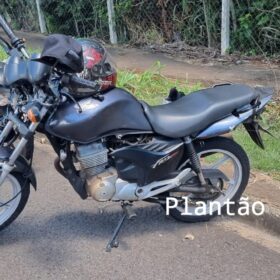 Vídeo mostra motociclista batendo contra poste em Maringá Foto 3 Fotos de Vídeo mostra motociclista batendo contra poste em Maringá