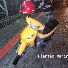 Buraco em avenida provoca queda de motociclistas em Maringá; uma das vítimas foi socorrida com ferimentos graves Foto 4 Fotos de Buraco em avenida provoca queda de motociclistas em Maringá; uma das vítimas foi socorrida com ferimentos graves