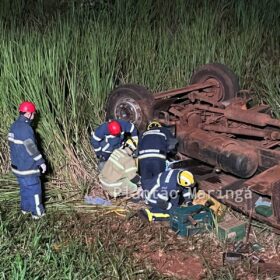 Caminhoneiro morre após capotamento na rodovia PR-323 Foto 3 Fotos de Caminhoneiro morre após capotamento na rodovia PR-323