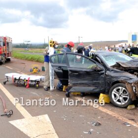 Cinco pessoas ficam feridas em acidente entre carro e caminhão na PR-317; duas delas em estado grave Foto 2 Fotos de Cinco pessoas ficam feridas em acidente entre carro e caminhão na PR-317; duas delas em estado grave