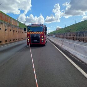 Cinco pessoas ficaram feridas após grave acidente no Contorno Norte em Maringá Foto 12 Fotos de Cinco pessoas ficaram feridas após grave acidente no Contorno Norte em Maringá
