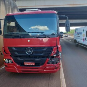 Cinco pessoas ficaram feridas após grave acidente no Contorno Norte em Maringá Foto 13 Fotos de Cinco pessoas ficaram feridas após grave acidente no Contorno Norte em Maringá
