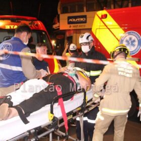 Homem com drogas dentro do carro causa grave acidente durante fuga da GCM e deixa duas crianças feridas em Maringá Foto 6 Fotos de Homem com drogas dentro do carro causa grave acidente durante fuga da GCM e deixa duas crianças feridas em Maringá