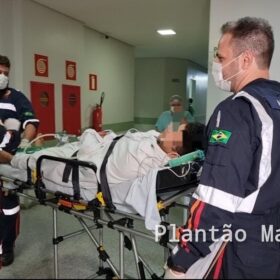 Homem é esfaqueado por vigilante noturno e populares queimam moto do suspeito em Maringá Foto 11 Fotos de Homem é esfaqueado por vigilante noturno e populares queimam moto do suspeito em Maringá