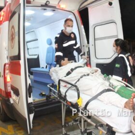 Homem é esfaqueado por vigilante noturno e populares queimam moto do suspeito em Maringá Foto 10 Fotos de Homem é esfaqueado por vigilante noturno e populares queimam moto do suspeito em Maringá