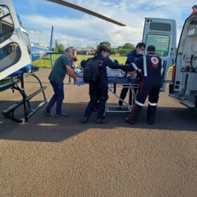 Homem é socorrido de helicóptero após ser atingido por 10 golpes de faca Foto 2 Fotos de Homem é socorrido de helicóptero após ser atingido por 10 golpes de faca