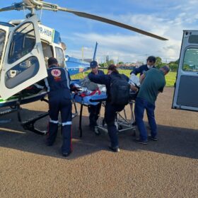 Homem é socorrido de helicóptero após ser atingido por 10 golpes de faca Foto 6 Fotos de Homem é socorrido de helicóptero após ser atingido por 10 golpes de faca
