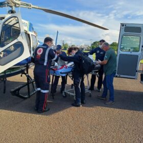 Homem é socorrido de helicóptero após ser atingido por 10 golpes de faca Foto 4 Fotos de Homem é socorrido de helicóptero após ser atingido por 10 golpes de faca