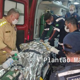 Homem é socorrido em estado gravíssimo após ser esfaqueado em Maringá Foto 11 Fotos de Homem é socorrido em estado gravíssimo após ser esfaqueado em Maringá