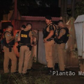 Homem morre após troca de tiros com a Polícia Militar em Sarandi Foto 10 Fotos de Homem morre após troca de tiros com a Polícia Militar em Sarandi