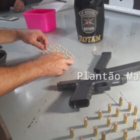 Homem é preso com pistola equipada com 'kit rajada' e drogas pela Rotam em Maringá Foto 4 Fotos de Homem é preso com pistola equipada com 'kit rajada' e drogas pela Rotam em Maringá
