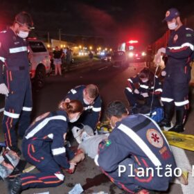 Motociclista sofre ferimentos graves após bater em carro capotado na rodovia PR-323 em Paiçandu Foto 3 Fotos de Motociclista sofre ferimentos graves após bater em carro capotado na rodovia PR-323 em Paiçandu