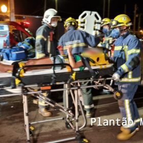 Mulher embriagada invade contramão e bate contra carro onde estava uma família em Sarandi; duas crianças de 8 e 5 anos ficaram feridas Foto 1 Fotos de Mulher embriagada invade contramão e bate contra carro onde estava uma família em Sarandi; duas crianças de 8 e 5 anos ficaram feridas