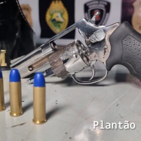 Polícia Militar prende dupla armada e evita possível homicídio em Maringá Foto 11 Fotos de Polícia Militar prende dupla armada e evita possível homicídio em Maringá