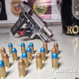 Polícia Militar prende dupla armada e evita possível homicídio em Maringá Foto 1 Fotos de Polícia Militar prende dupla armada e evita possível homicídio em Maringá