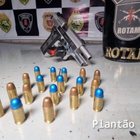 Polícia Militar prende dupla armada e evita possível homicídio em Maringá Foto 6 Fotos de Polícia Militar prende dupla armada e evita possível homicídio em Maringá