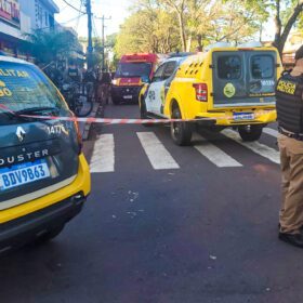 Roubo em supermercado termina com Policial Militar esfaqueado e ladrão baleado em Maringá Foto 2 Fotos de Roubo em supermercado termina com Policial Militar esfaqueado e ladrão baleado em Maringá