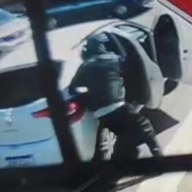 Dois jovens foram baleados durante velório em Sarandi Foto 3 Fotos de Dois jovens foram baleados durante velório em Sarandi