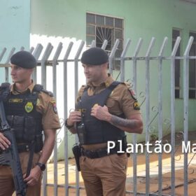 Dois jovens foram baleados durante velório em Sarandi Foto 19 Fotos de Dois jovens foram baleados durante velório em Sarandi