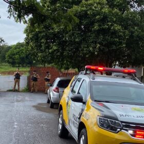 Um homem morreu e três pessoas foram baleados durante uma partida de futebol em Maringá Foto 31 Fotos de Um homem morreu e três pessoas foram baleados durante uma partida de futebol em Maringá