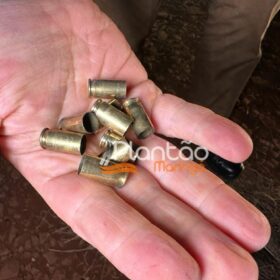 Criminosos perseguem e atiram contra motorista em Sarandi Foto 6 Fotos de Criminosos perseguem e atiram contra motorista em Sarandi