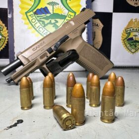 Dois assaltantes são presos pela Rotam depois de roubarem dois carros em Maringá Foto 5 Fotos de Dois assaltantes são presos pela Rotam depois de roubarem dois carros em Maringá