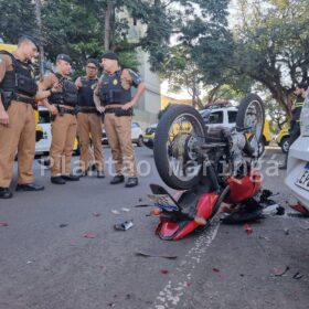 Dupla sofre acidente durante fuga da Polícia Militar após assalto em Maringá Foto 12 Fotos de Dupla sofre acidente durante fuga da Polícia Militar após assalto em Maringá