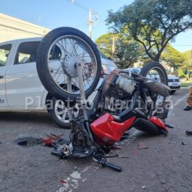 Dupla sofre acidente durante fuga da Polícia Militar após assalto em Maringá Foto 19 Fotos de Dupla sofre acidente durante fuga da Polícia Militar após assalto em Maringá
