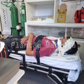 Dupla sofre acidente durante fuga da Polícia Militar após assalto em Maringá Foto 8 Fotos de Dupla sofre acidente durante fuga da Polícia Militar após assalto em Maringá