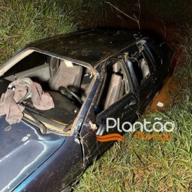 Homem morre ao ser ejetado de carro após capotamento Foto 4 Fotos de Homem morre ao ser ejetado de carro após capotamento