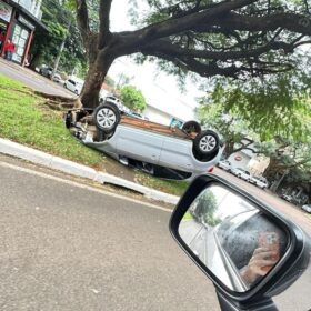 Motorista avança preferencial e causa acidente em Maringá Foto 2 Fotos de Motorista avança preferencial e causa acidente em Maringá