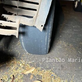 Motorista embriagado avança preferencial, causa acidente e tenta fugir empurrando carro em Maringá Foto 15 Fotos de Motorista embriagado avança preferencial, causa acidente e tenta fugir empurrando carro em Maringá
