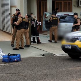 Assaltante morre após ser baleado ao tentar roubar casa de empresário em Maringá Foto 6 Fotos de Assaltante morre após ser baleado ao tentar roubar casa de empresário em Maringá