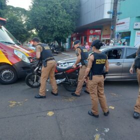 Câmera registra acidente que deixou casal de motociclista ferido em Maringá Foto 5 Fotos de Câmera registra acidente que deixou casal de motociclista ferido em Maringá