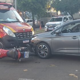 Câmera registra acidente que deixou casal de motociclista ferido em Maringá Foto 7 Fotos de Câmera registra acidente que deixou casal de motociclista ferido em Maringá