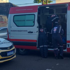 Câmera registra acidente que deixou casal de motociclista ferido em Maringá Foto 8 Fotos de Câmera registra acidente que deixou casal de motociclista ferido em Maringá