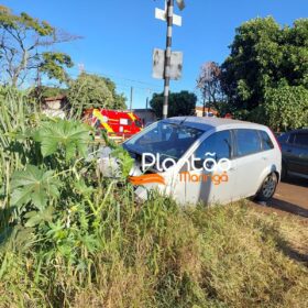 Fotos de Câmera registra carro com gestante de 8 meses sendo arrastado por trem em Sarandi