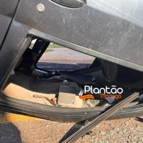Carro capota após colisão com outro veículo em Maringá; o acidente foi registrado por uma câmera de segurança Foto 5 Fotos de Carro capota após colisão com outro veículo em Maringá; o acidente foi registrado por uma câmera de segurança