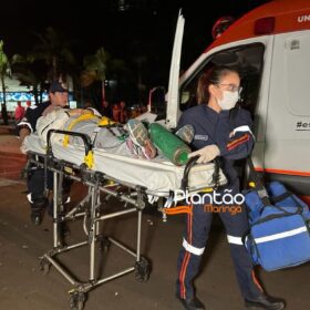 Carro 'voa', após motorista discutir com a mãe e joga veículo contra praça em Maringá Foto 21 Fotos de Carro 'voa', após motorista discutir com a mãe e joga veículo contra praça em Maringá