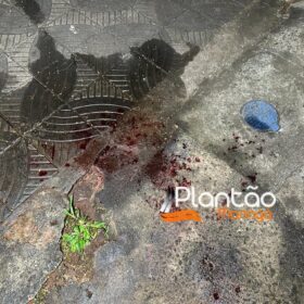 Homem é esfaqueado seis vezes durante tentativa de assalto em Maringá Foto 4 Fotos de Homem é esfaqueado seis vezes durante tentativa de assalto em Maringá