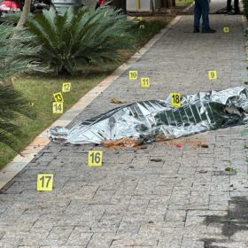 Identificado trio preso suspeito de matar homem com tiros de fuzil em Maringá Foto 14 Fotos de Identificado trio preso suspeito de matar homem com tiros de fuzil em Maringá