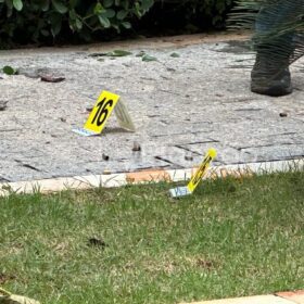Identificado trio preso suspeito de matar homem com tiros de fuzil em Maringá Foto 22 Fotos de Identificado trio preso suspeito de matar homem com tiros de fuzil em Maringá