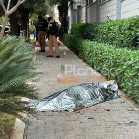 Homem é executado com mais de 40 tiros, inclusive de fuzil em Maringá Foto 10 Fotos de Homem é executado com mais de 40 tiros, inclusive de fuzil em Maringá