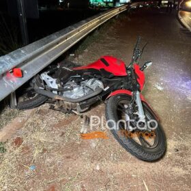 Homem fica ferido após queda de moto em Maringá Foto 2 Fotos de Homem fica ferido após queda de moto em Maringá